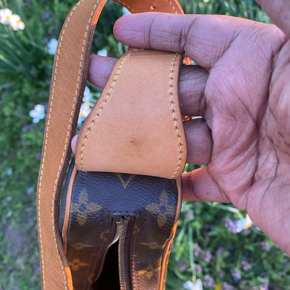 Louis Vuitton - Picture 4 of 11